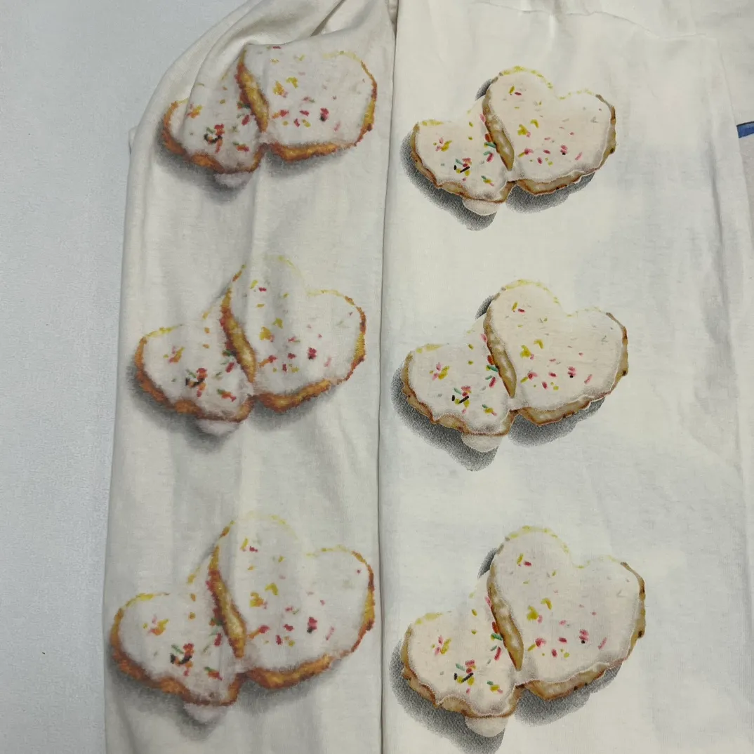 Printing proofing SAINT Mxxxxxx HEART COOKIES L/S TEE/WHT Love Oreo printed long sleeves Off-white S-XL Customized co-branded main mark/wash mark Correct version Ready-made garments washed and distressed Full of VINTAGE feeling Top-notch printing technology Perfect restoration